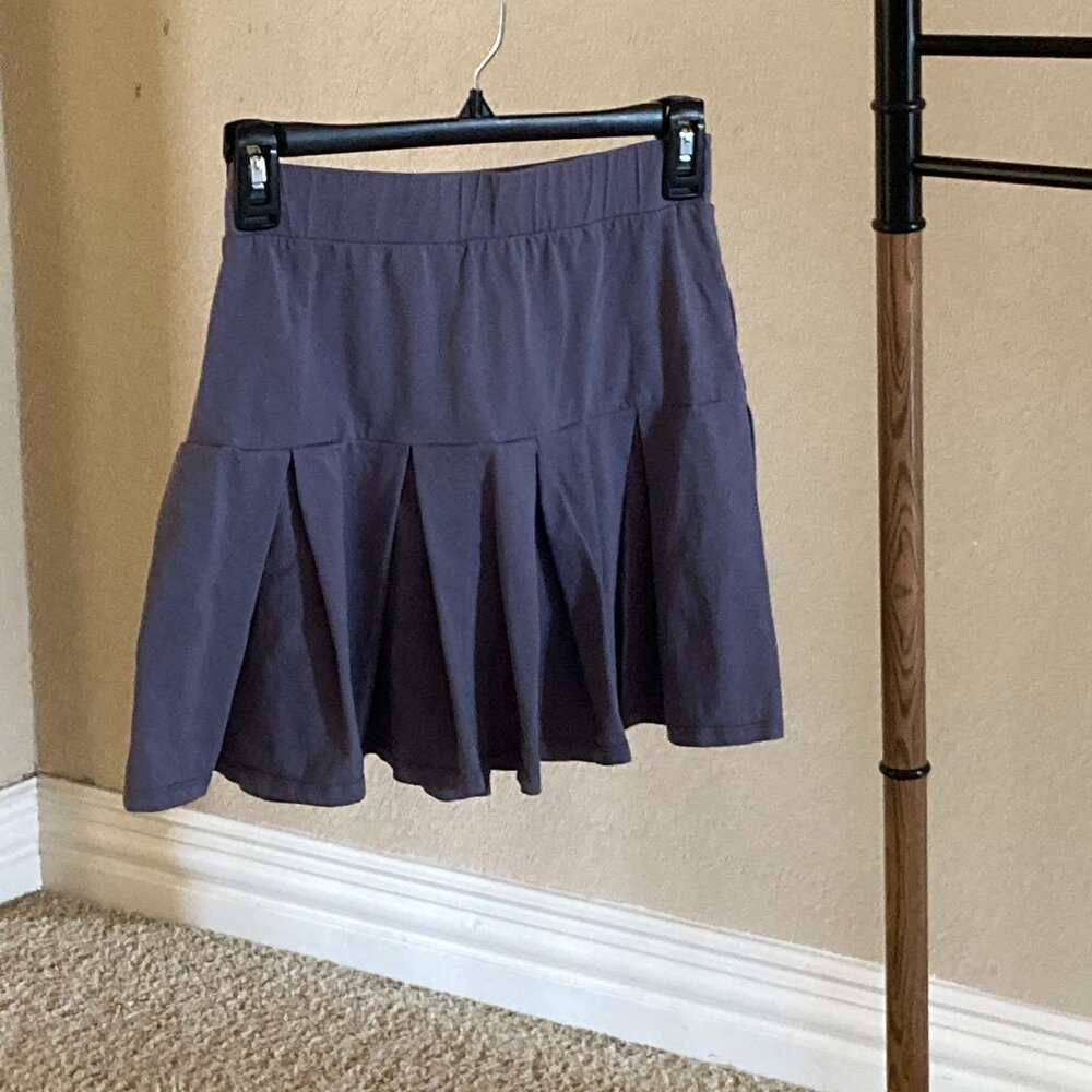 Grey skirt